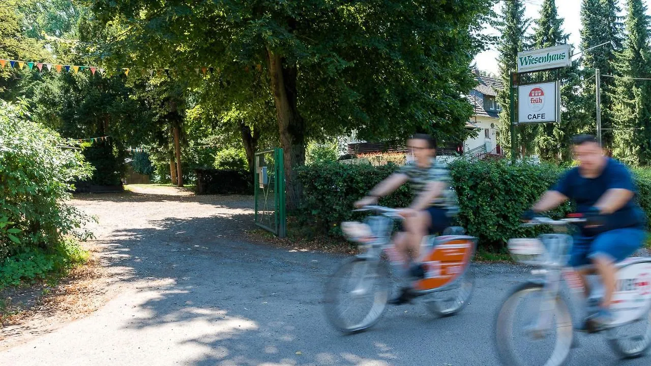 Das Wiesenhaus: Wohnen Direkt Am Rhein Köln Tyskland